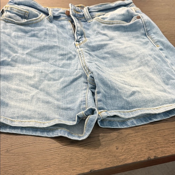 Judy Blue Light Wash Jean Shorts - Picture 1 of 3
